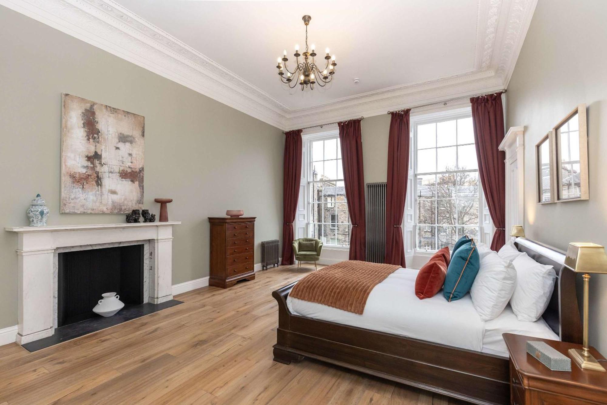 Dragon Suites Luxury Apartments At 9 Albyn Place EDI Eksteriør billede