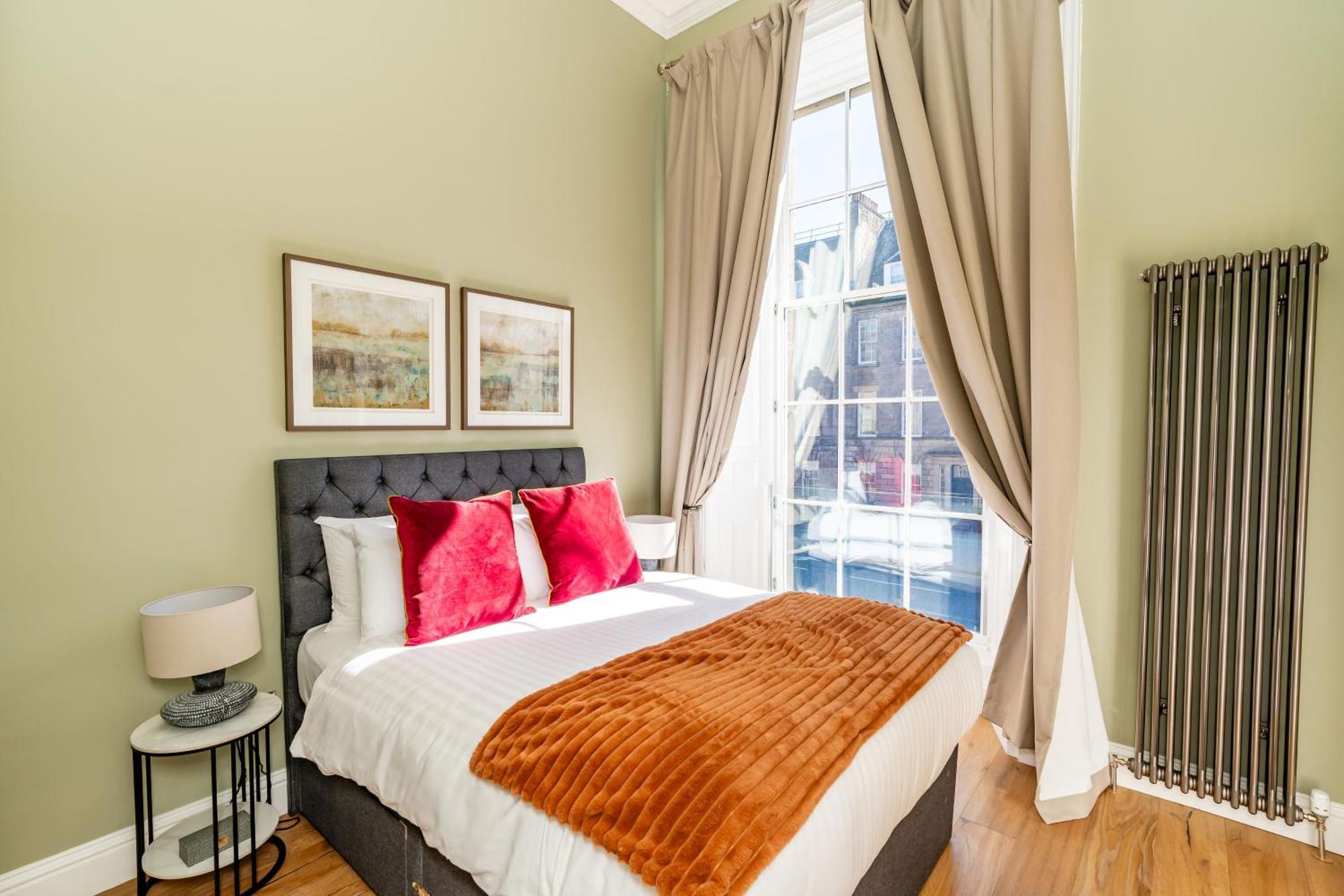 Dragon Suites Luxury Apartments At 9 Albyn Place EDI Eksteriør billede